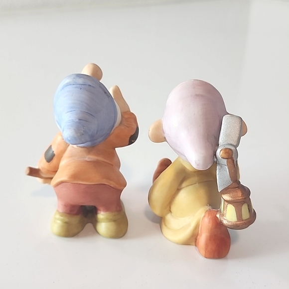 Sneezy and Dopey vintage Disney figurines, set of 2. - Picture 3 of 6